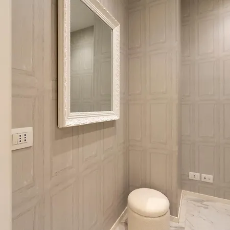 Apartment Lux 10 - Stazione & Universita *