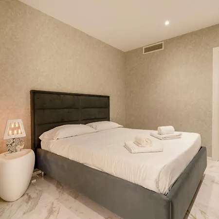 Lux 10 - Stazione & Universita * Bari