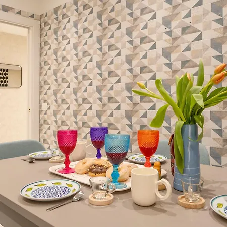 Lux 10 - Stazione & Universita Apartamento *